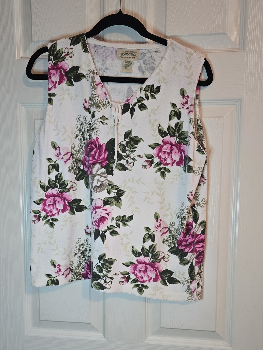 St.‎ John's Bay White Tank with Pink Rose Print and Green Leaves